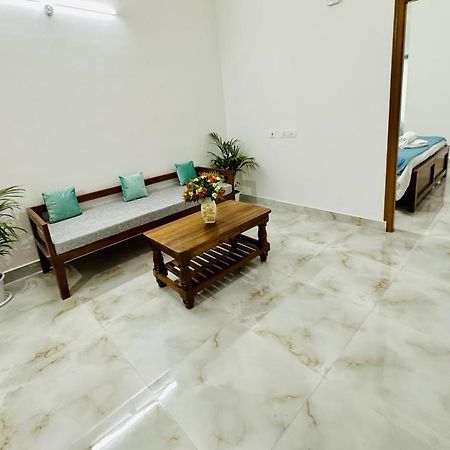 Tirupati Homestay - Shilparamam - Luxury Ac Apartments By Stayflexi - Fast Wifi, Kitchen, Android Tv - Walk To Ps4 Pure Veg Restaurant - Easy Access To Airport, Railway Station And To All Temples ภายนอก รูปภาพ