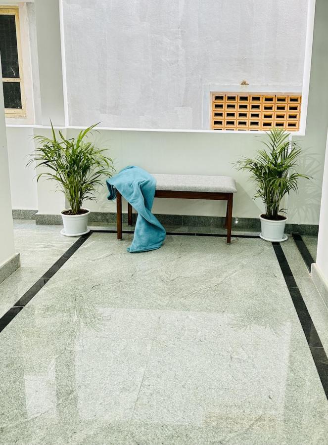 Tirupati Homestay - Shilparamam - Luxury Ac Apartments By Stayflexi - Fast Wifi, Kitchen, Android Tv - Walk To Ps4 Pure Veg Restaurant - Easy Access To Airport, Railway Station And To All Temples ภายนอก รูปภาพ