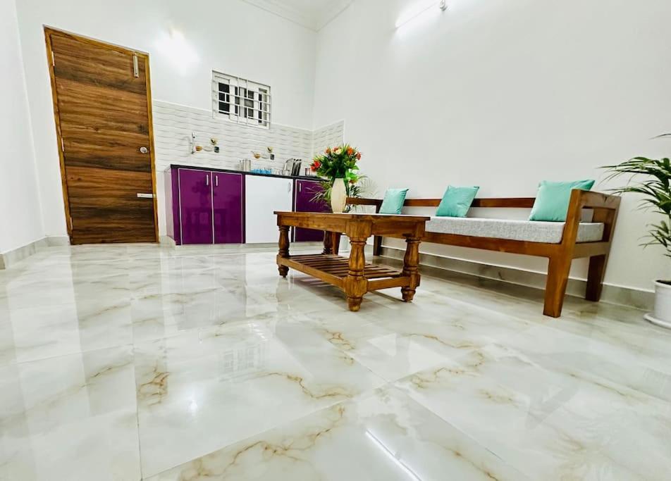 Tirupati Homestay - Shilparamam - Luxury Ac Apartments By Stayflexi - Fast Wifi, Kitchen, Android Tv - Walk To Ps4 Pure Veg Restaurant - Easy Access To Airport, Railway Station And To All Temples ภายนอก รูปภาพ